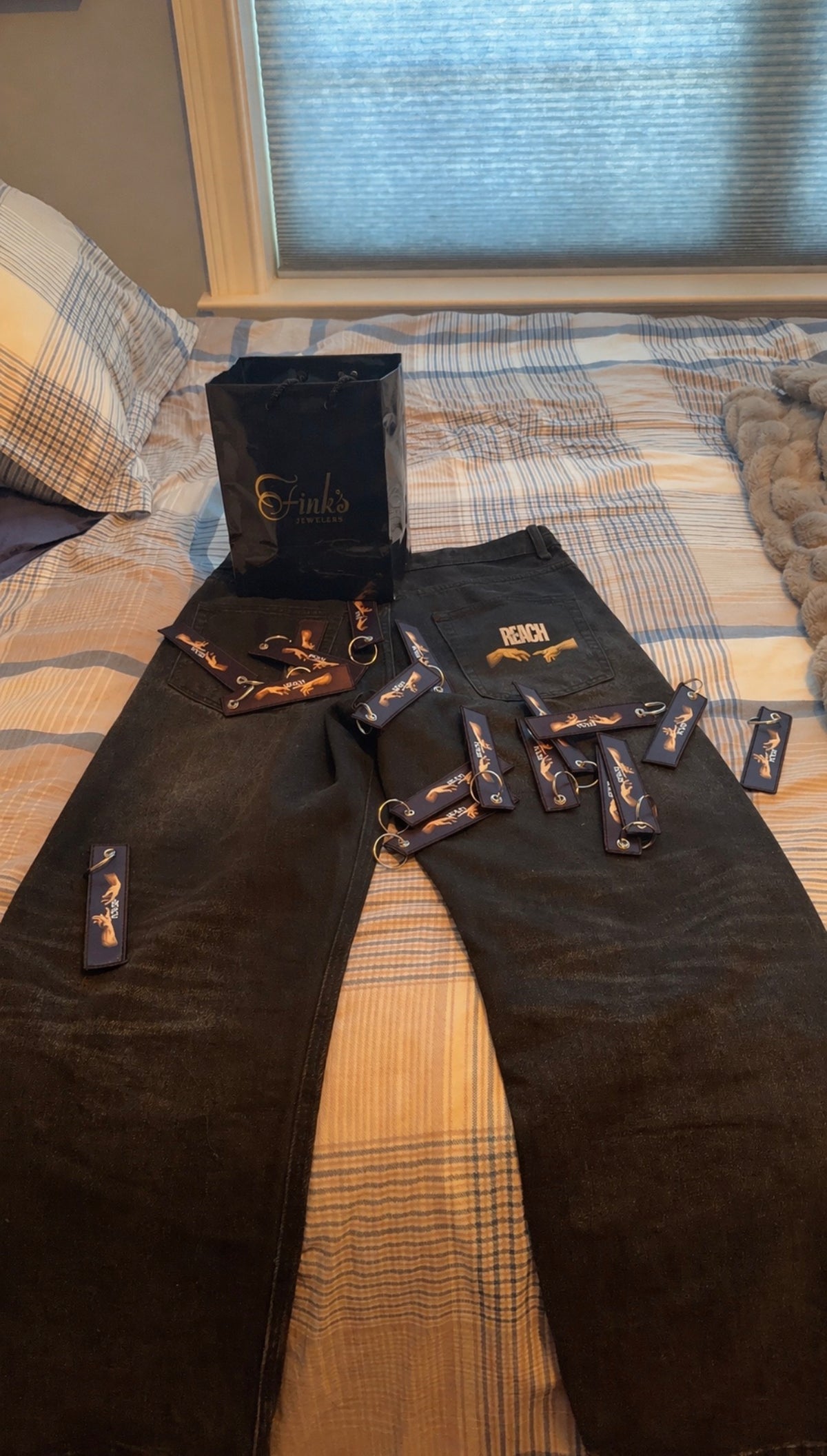 Reach baggy jeans